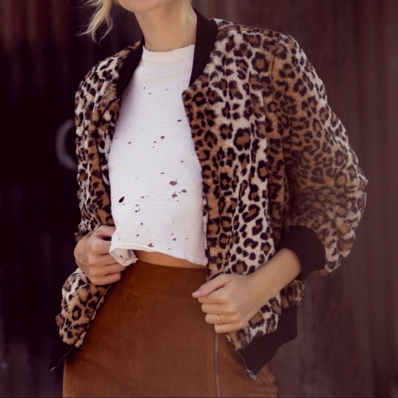 Jackets & Blazers - 1 LEFT‼️So Soft & Fuzzy Leopard Bomber